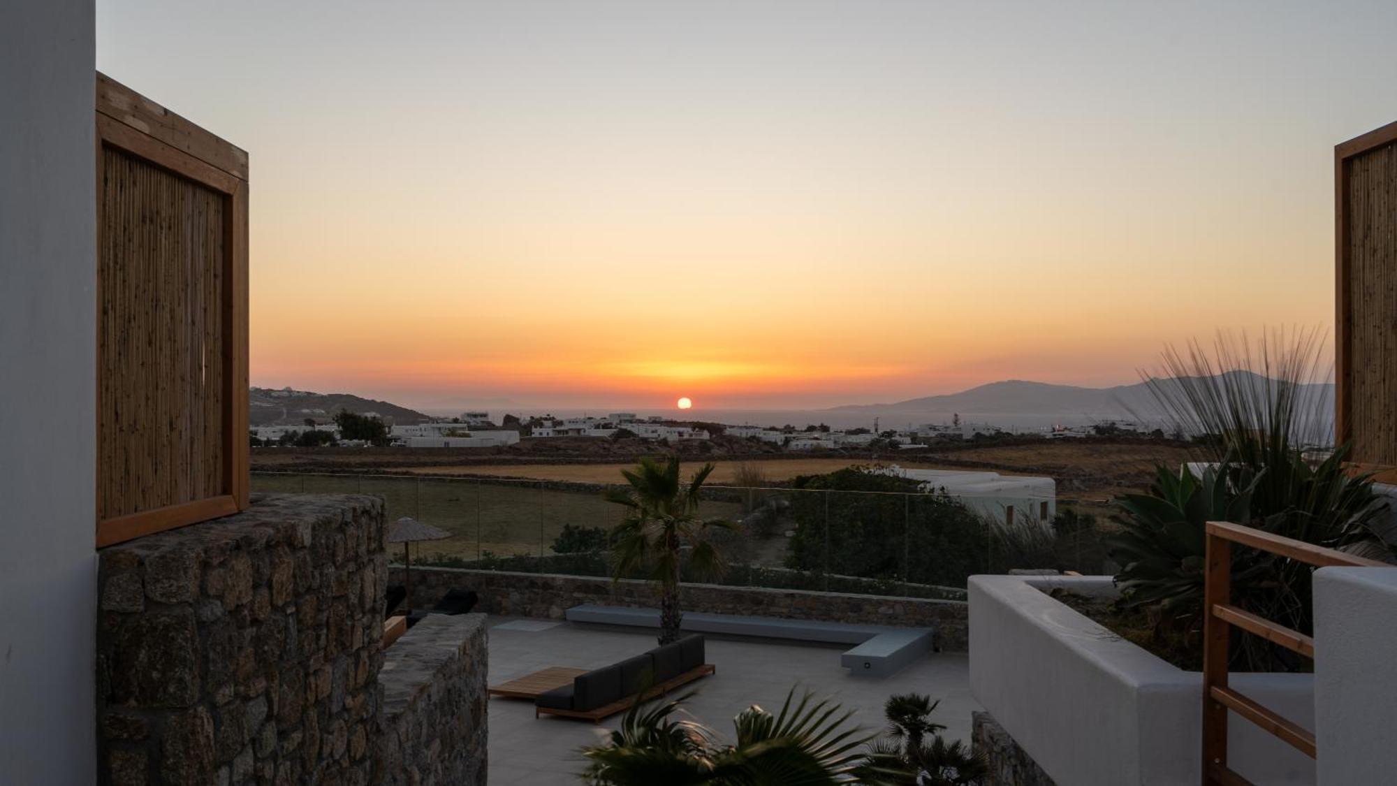 Regency Sunset Suites Mykonos Town ภายนอก รูปภาพ